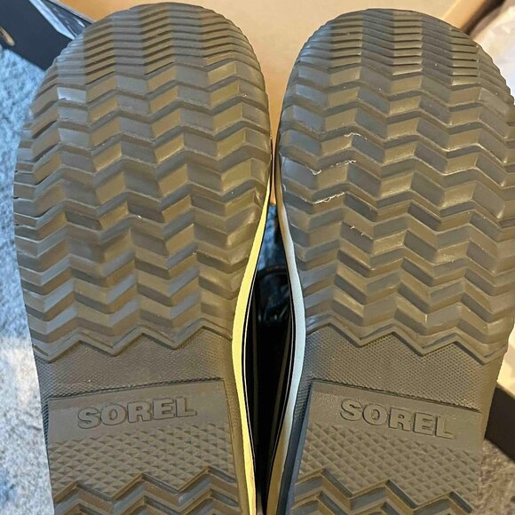 Joan of Arctic Sorel Boots - Picture 4 of 6